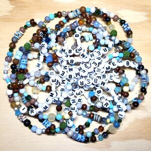 Out of the woods- Taylor Swift Friendship Bracelet